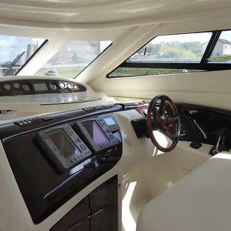 Rhein Yacht Lexa Duisburgo